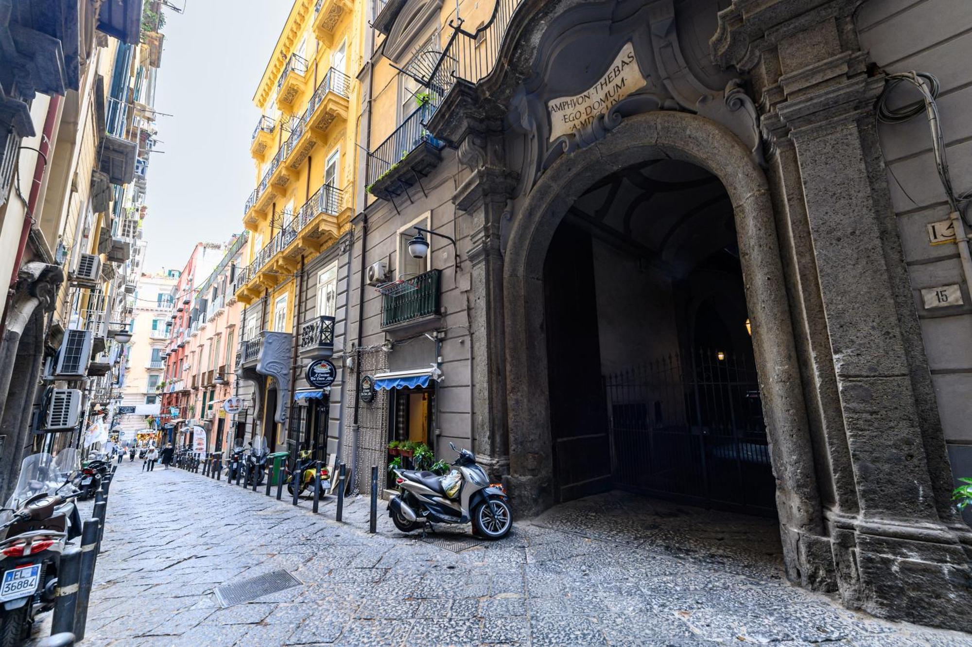 Apartment Via Carlo De Cesare 15 Naples
