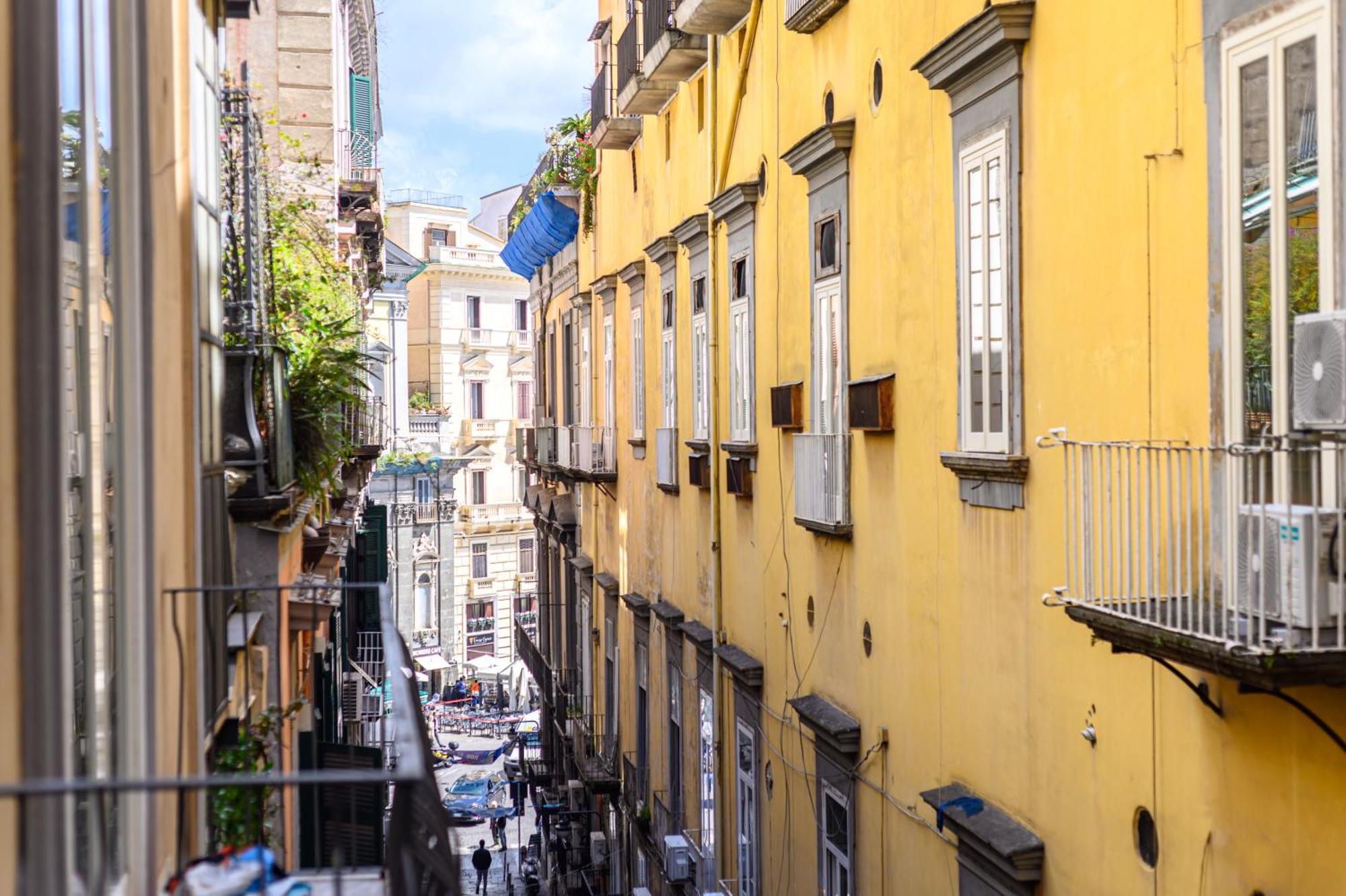 Via Carlo De Cesare 15